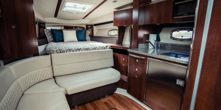 Chaparral 330 Signature