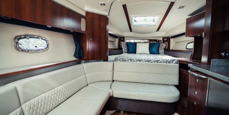 Chaparral 330 Signature