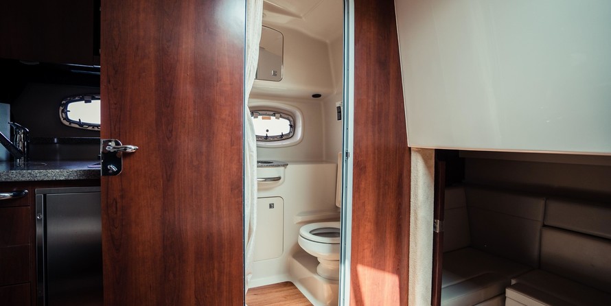 Chaparral 330 Signature