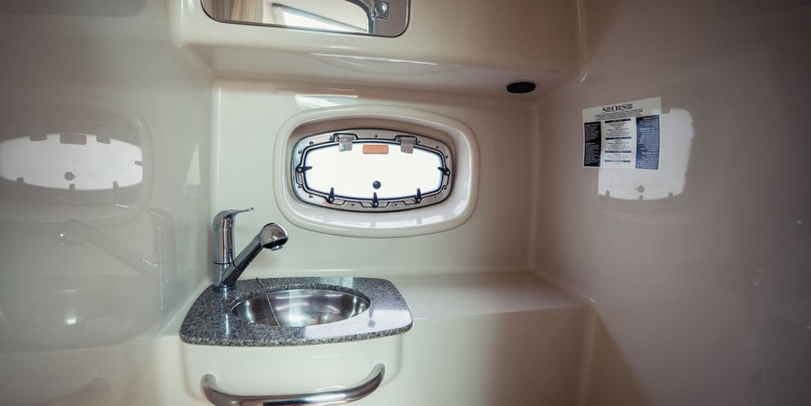 Chaparral 330 Signature