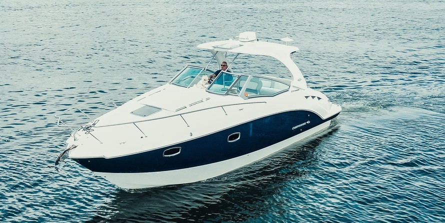 Chaparral 330 Signature