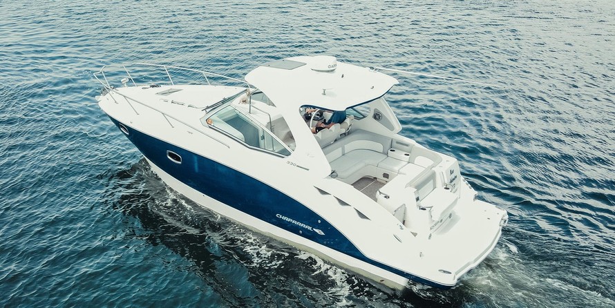 Chaparral 330 Signature