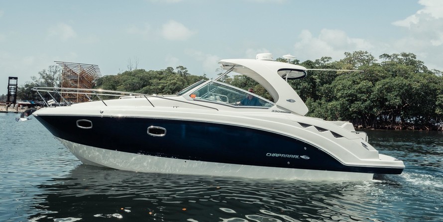 Chaparral 330 Signature