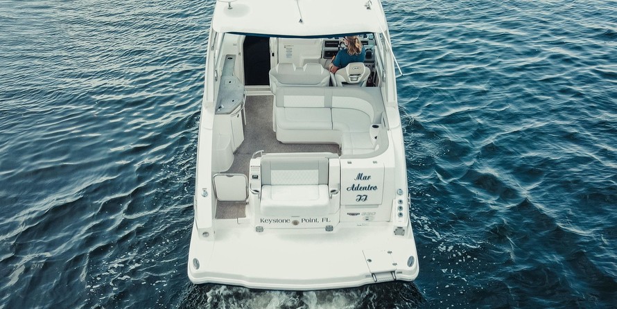 Chaparral 330 Signature