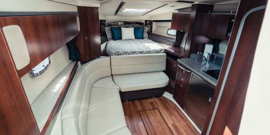 Chaparral 330 Signature