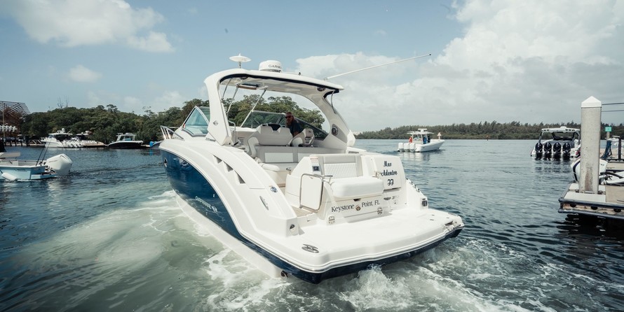 Chaparral 330 Signature