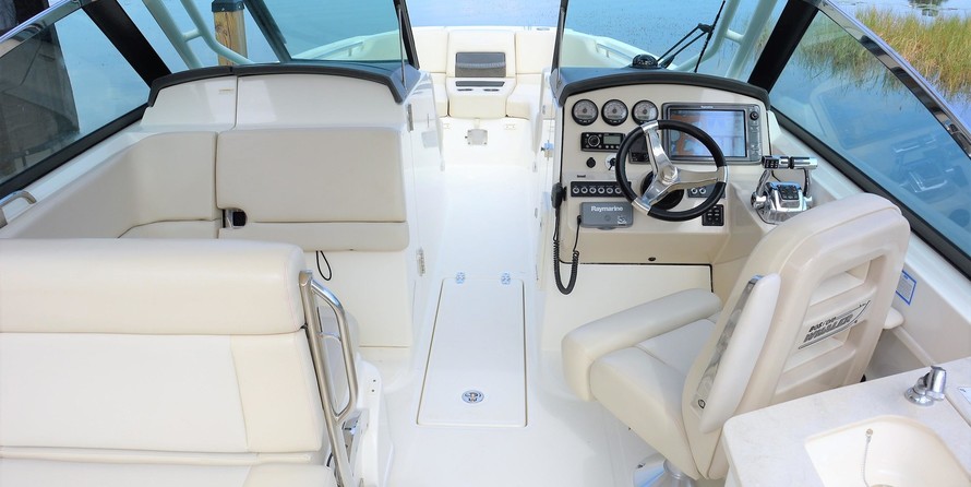 Boston Whaler 270 Vantage