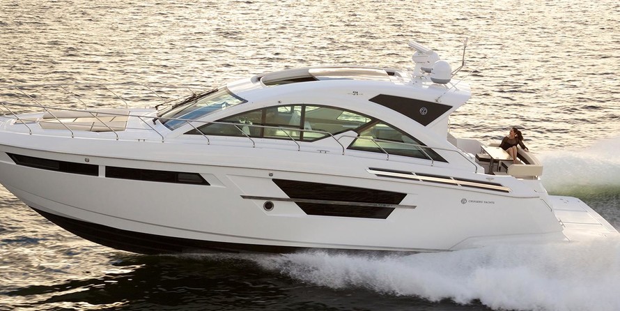 Cruisers Yachts 54 Cantius