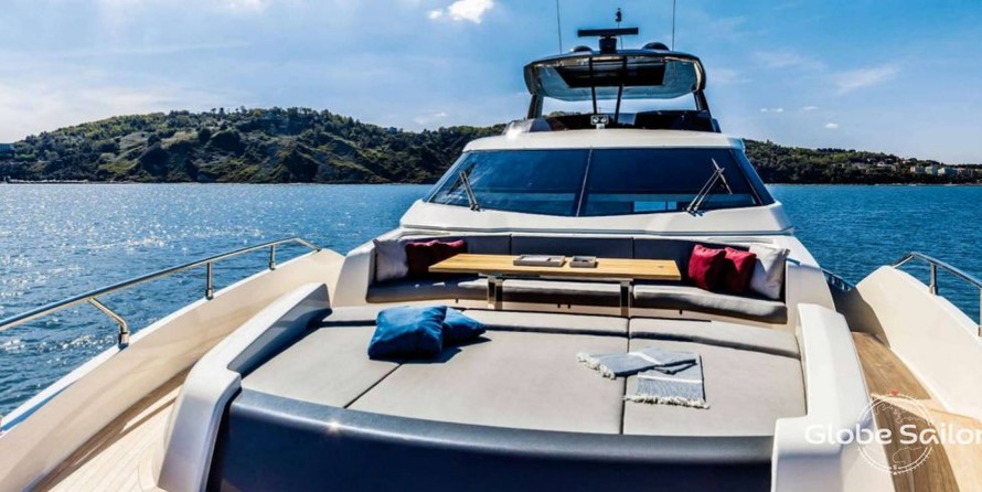 Ferretti 850