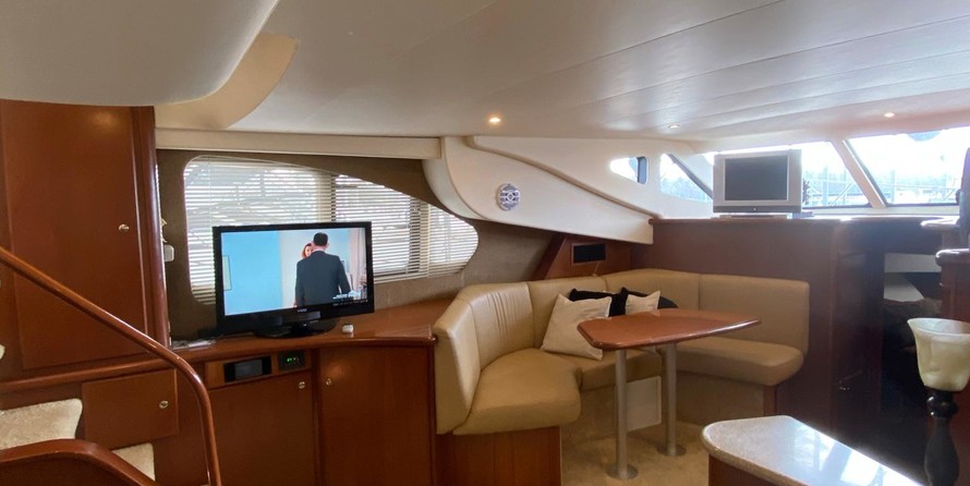 Silverton 35 Motor Yacht