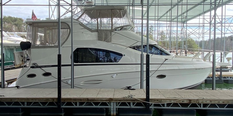 Silverton 35 Motor Yacht