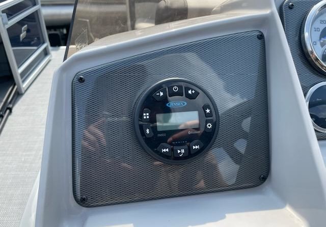 Starcraft Marine EX 22 R