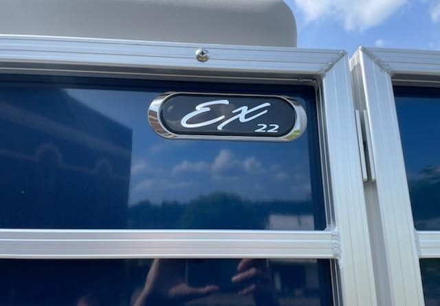 Starcraft Marine EX 22 R