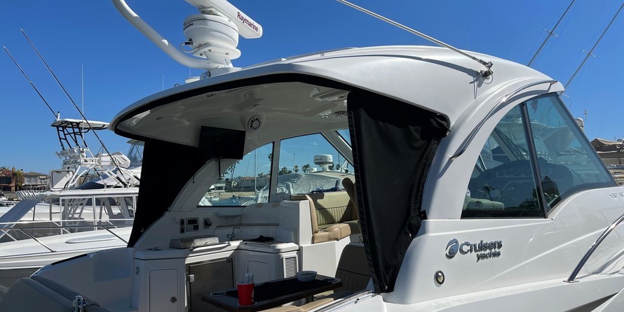 Cruisers Yachts 430 SC
