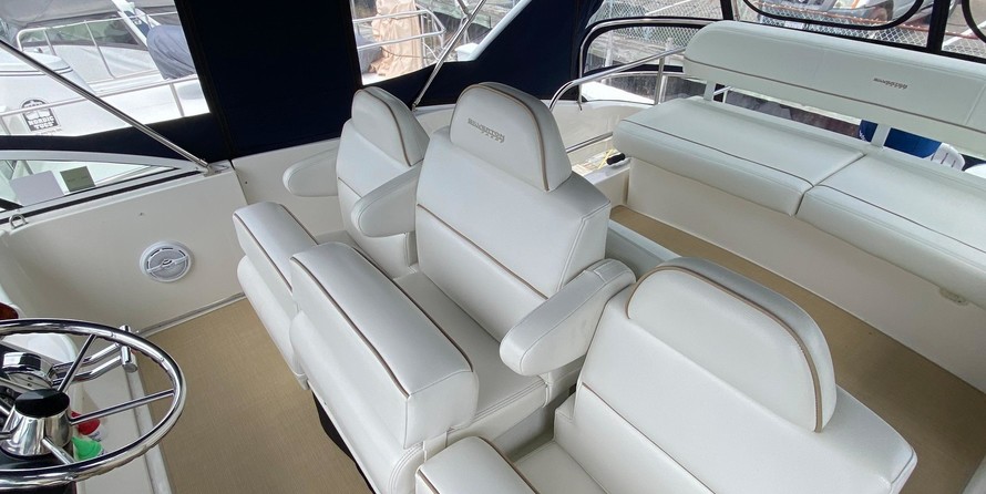 Silverton 38 Sport Bridge