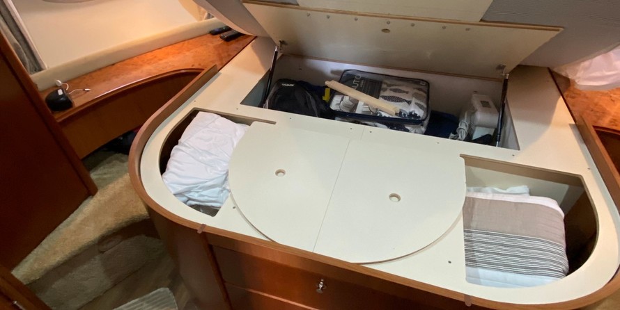 Silverton 38 Sport Bridge