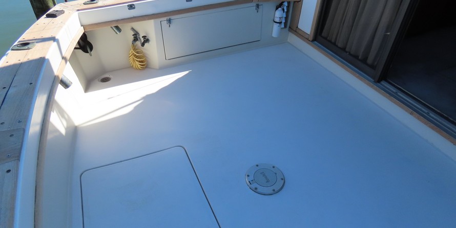 Egg Harbor 33 Convertible