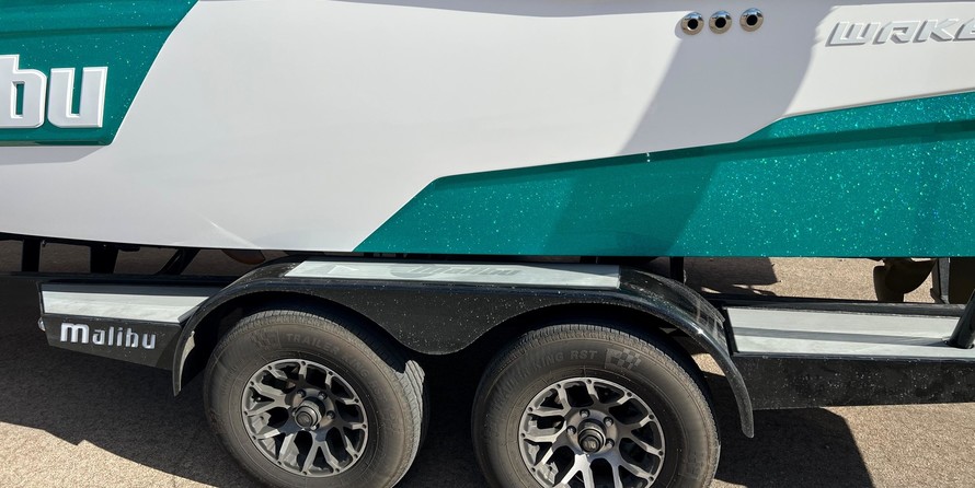 Malibu Wakesetter 23 LSV