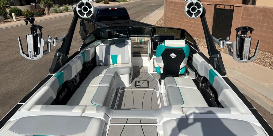 Malibu Wakesetter 23 LSV