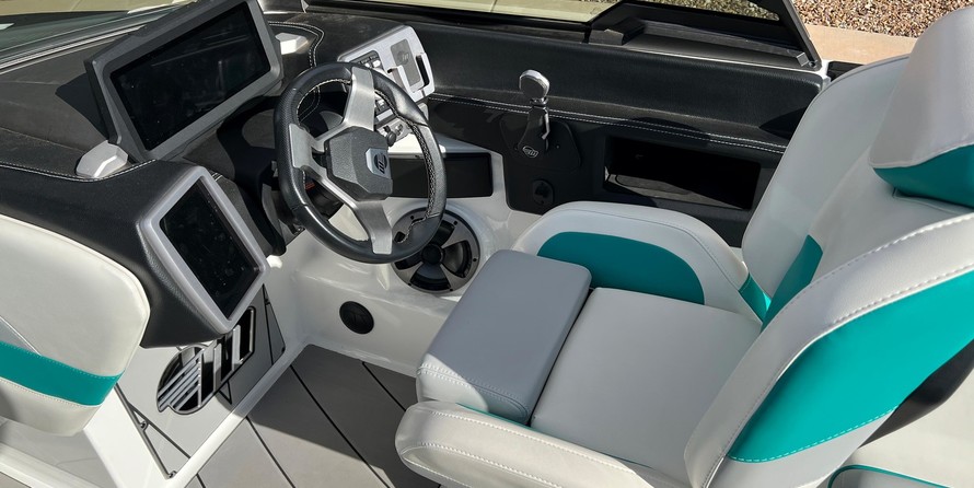 Malibu Wakesetter 23 LSV