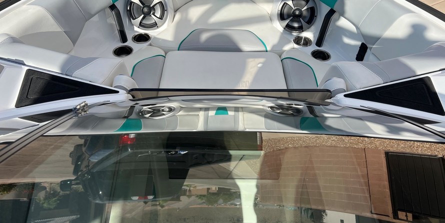 Malibu Wakesetter 23 LSV