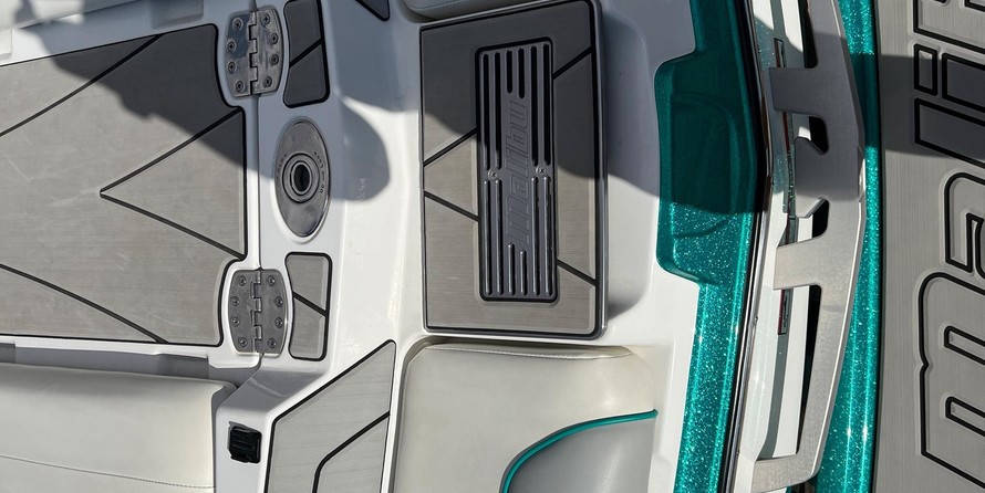 Malibu Wakesetter 23 LSV