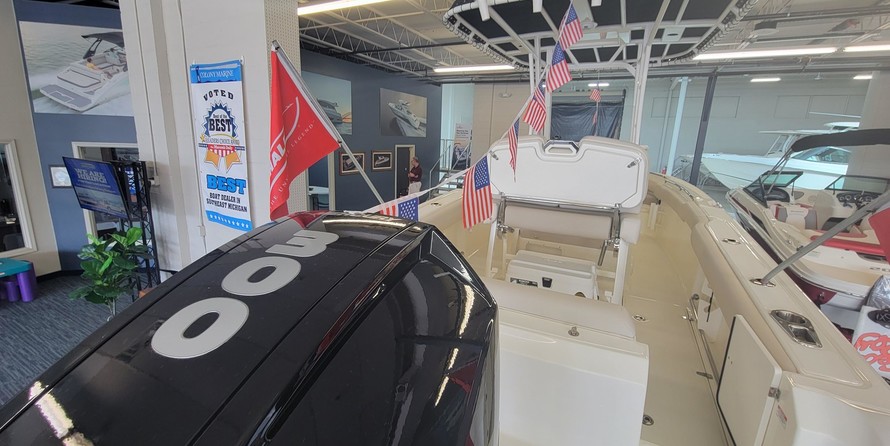 Boston Whaler 230 Outrage