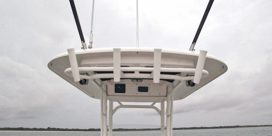 Boston Whaler 230 Outrage