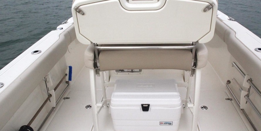 Boston Whaler 230 Outrage