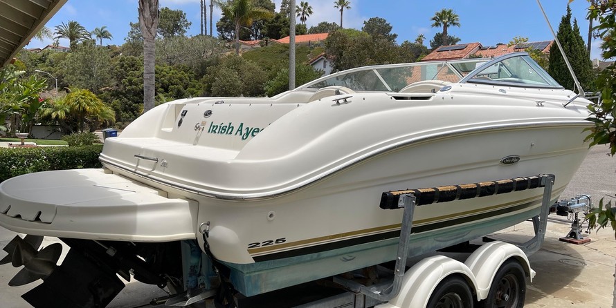 Sea ray 225 weekender