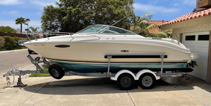 Sea ray 225 weekender