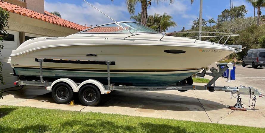 Sea ray 225 weekender