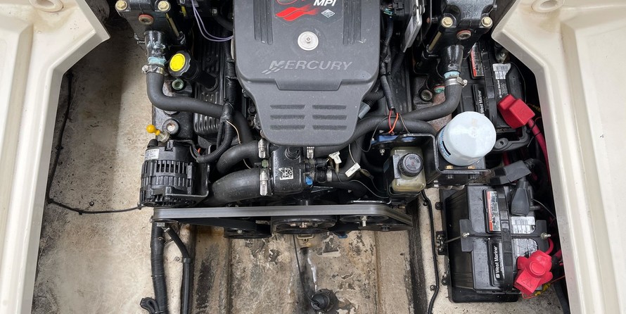 Sea ray 225 weekender