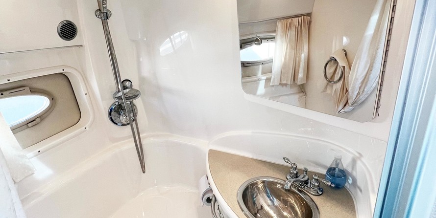 Chaparral 330 Signature