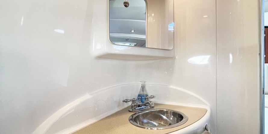 Chaparral 330 Signature