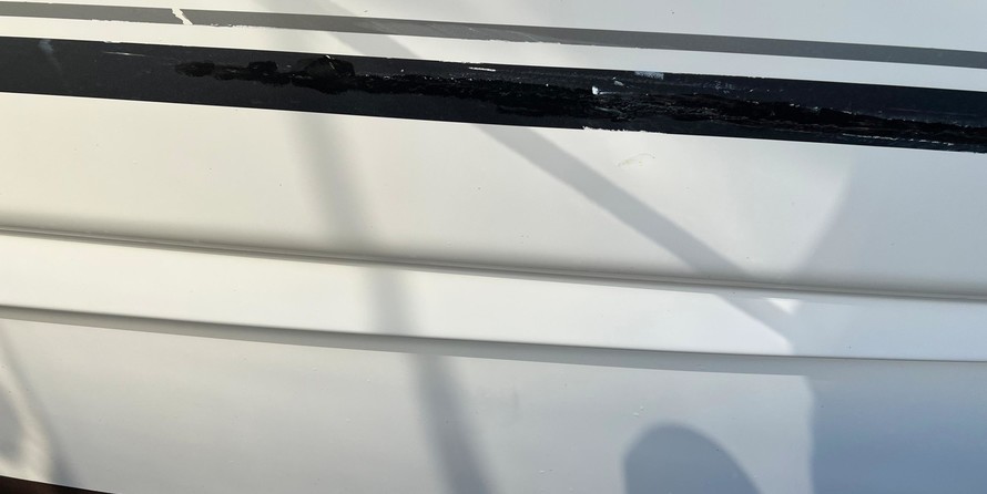 Chaparral 330 Signature