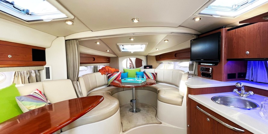 Chaparral 330 Signature