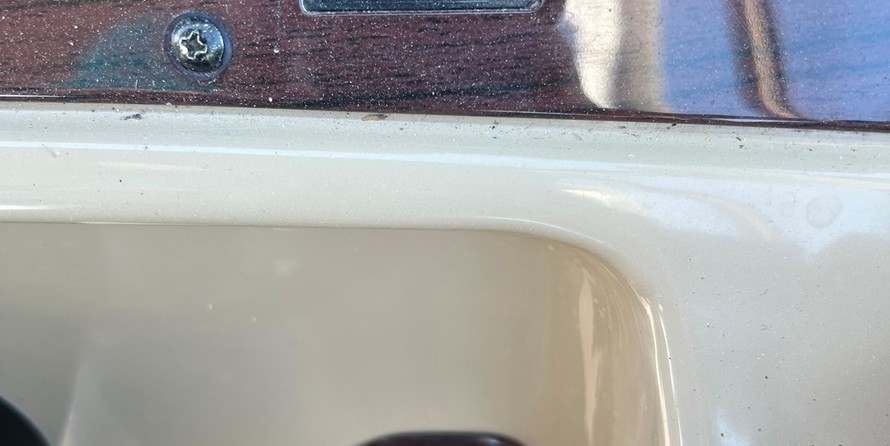 Chaparral 330 Signature