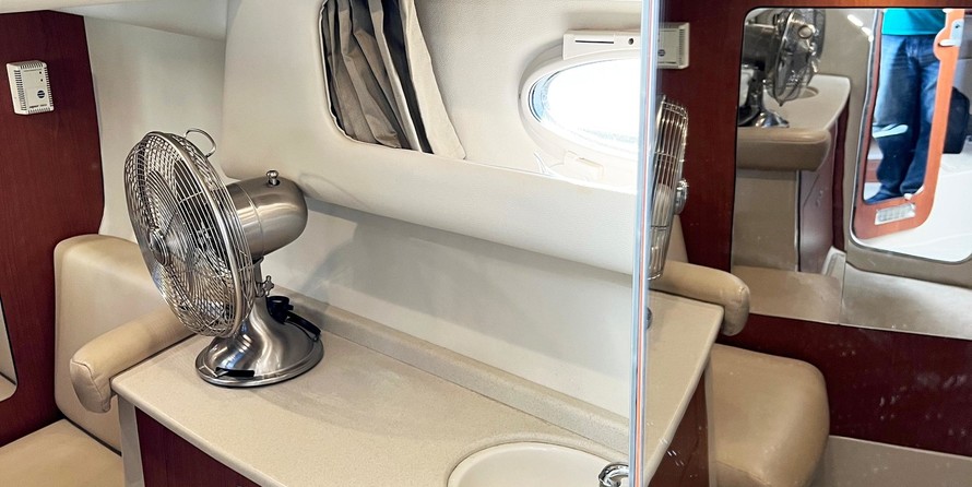 Chaparral 330 Signature