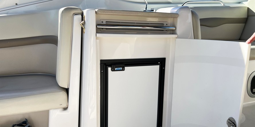 Chaparral 330 Signature