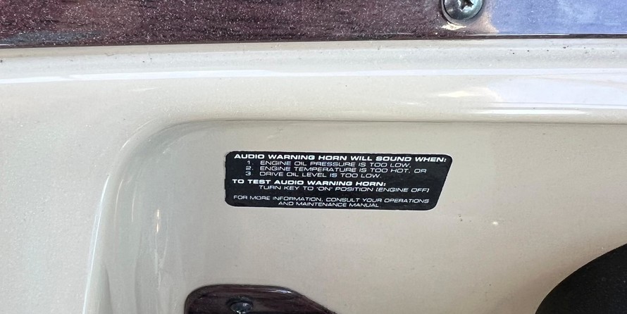 Chaparral 330 Signature