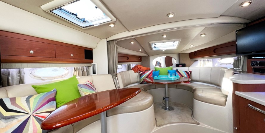 Chaparral 330 Signature