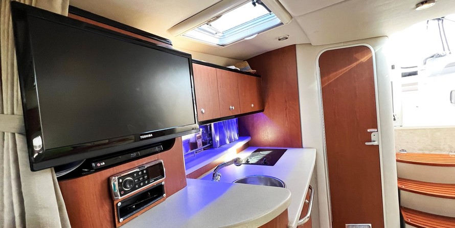 Chaparral 330 Signature