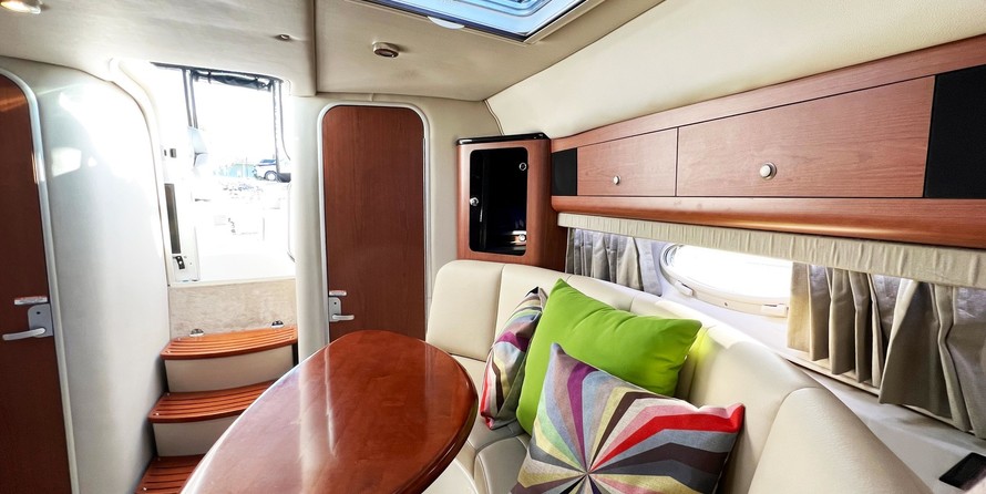 Chaparral 330 Signature