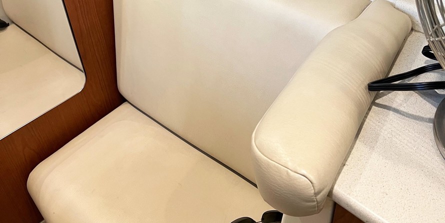 Chaparral 330 Signature