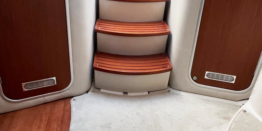 Chaparral 330 Signature