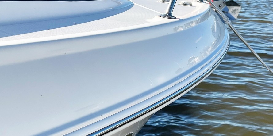 Chaparral 330 Signature