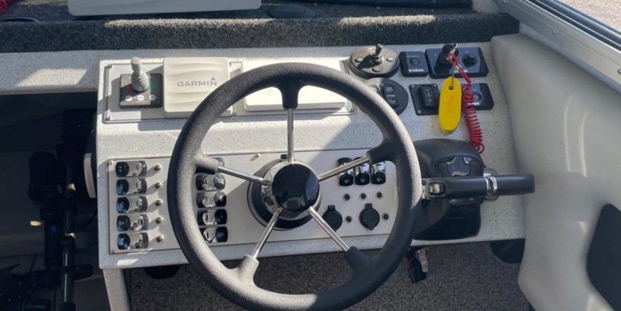 KingFisher 3025 Offshore