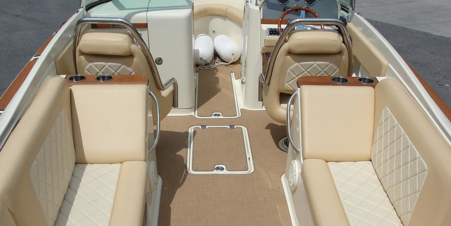 Chris-Craft 25 Launch