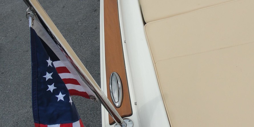 Chris-Craft 25 Launch